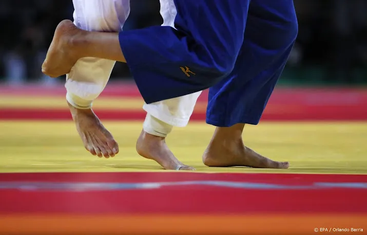 algerijnse judoka trekt zich terug om israelier te ontlopen
