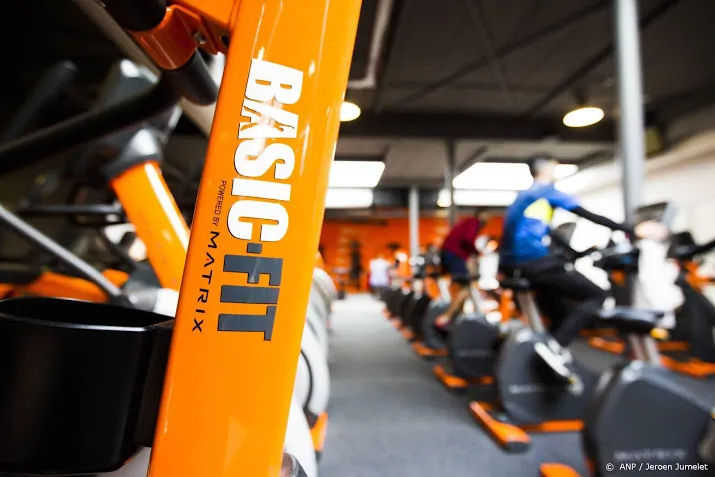 alle clubs fitnessketen basic fit vanaf woensdag open