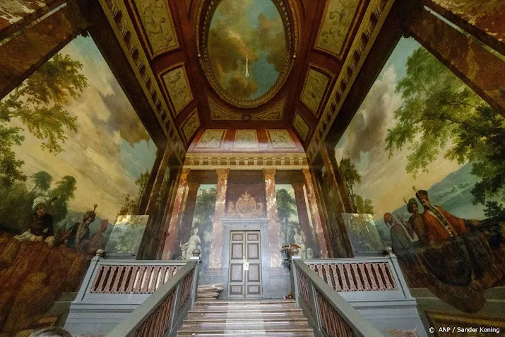 alle kamers in paleis het loo zitten weer op de juiste plek