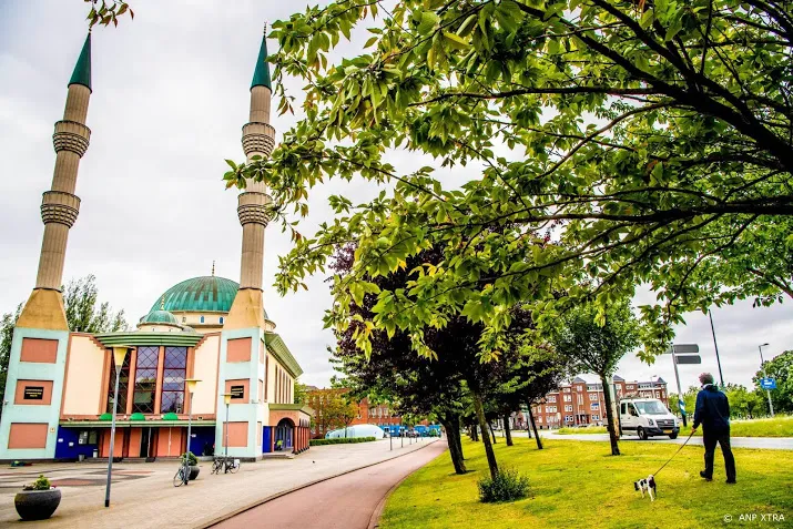 alle moskeeen in utrecht dicht
