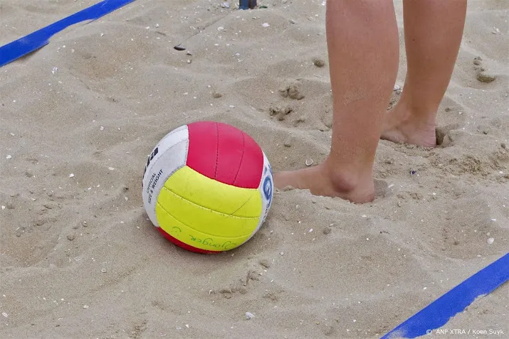 alle nederlandse koppels bij wk beach naar achtste finales