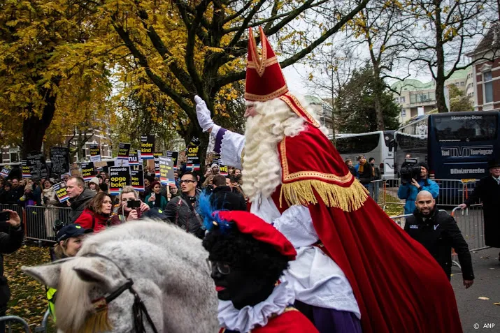 alle sinterklaasintochten noord en midden limburg verboden