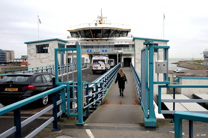 alleen overdag veerboten naar vlieland en terschelling
