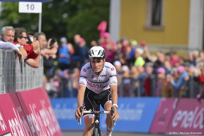 almeida als kopman emirates naar vuelta