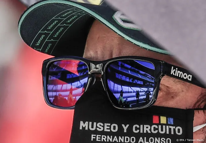 alonso maakt rentree in f1 in blauwe bolide van alpine f1