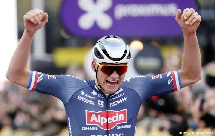 alpecin fenix presenteert ploeg rond van der poel voor gold race