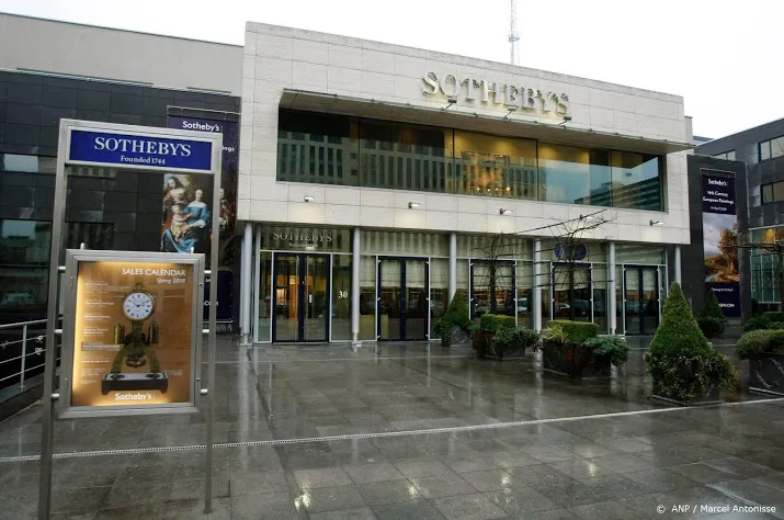 altice oprichter koopt veilinghuis sothebys