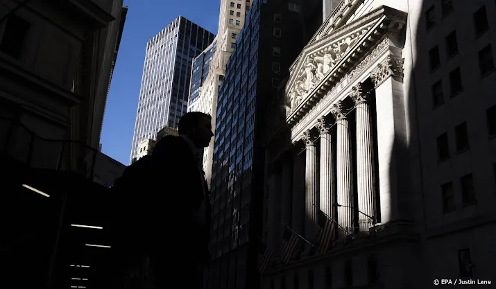 amazon daalt op wall street na aankondiging massaontslag