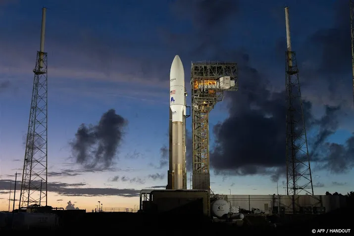 amazon lanceert eerste satellieten voor starlink concurrent