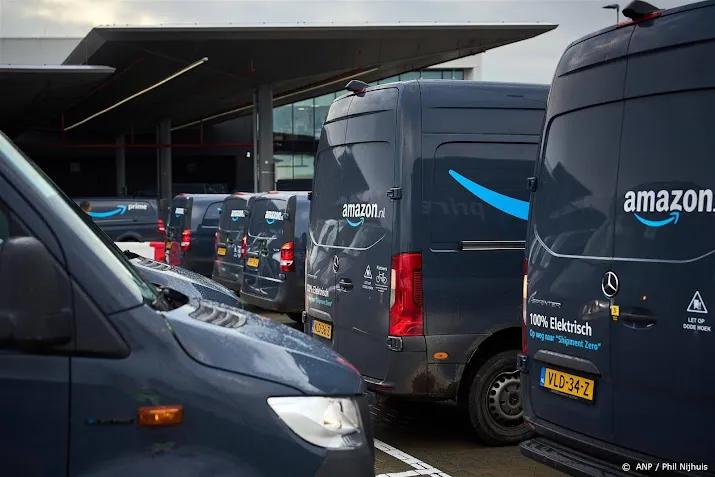 amazon opent eerste nederlandse distributiecentrum in almelo
