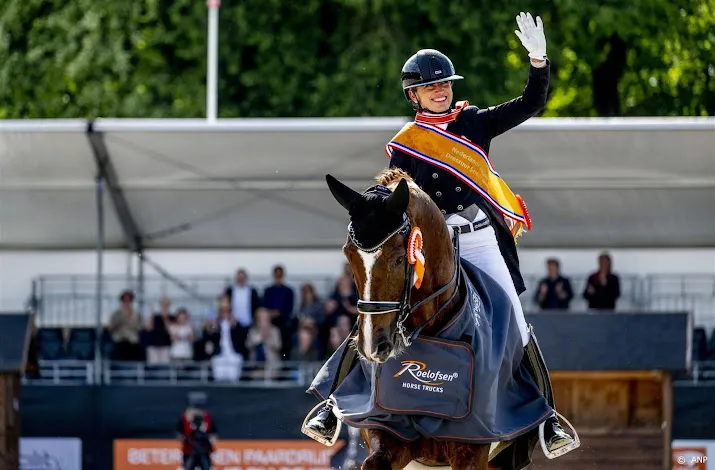 amazone van baalen wint nationale titel dressuur