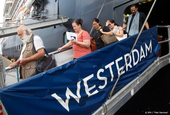 ambassadeur zegt bezoek aan laos af om westerdam