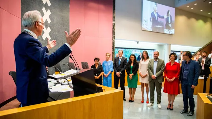 ambitieus stadsbestuur amsterdam beedigd