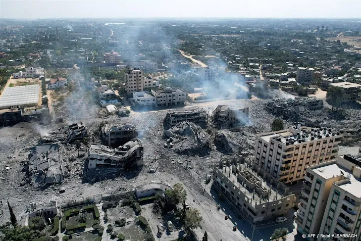 ambtenaren vragen kabinet roep israel een halt toe