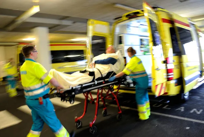 ambulancezorg zoekt verpleegkundigen