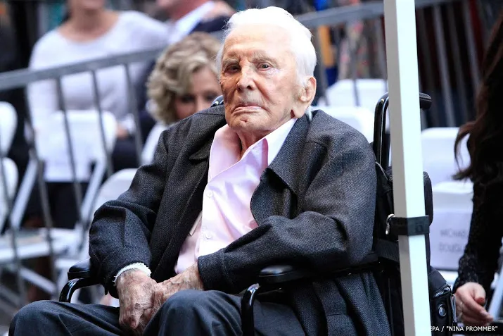 amerikaanse acteur kirk douglas 103 overleden
