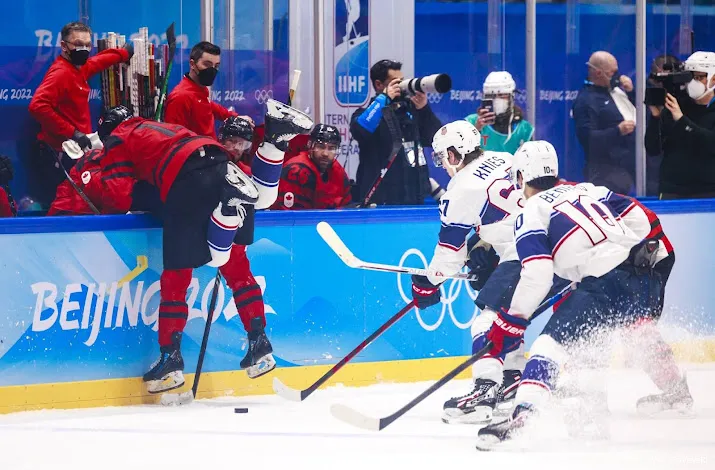amerikaanse ijshockeyers verslaan canada op spelen