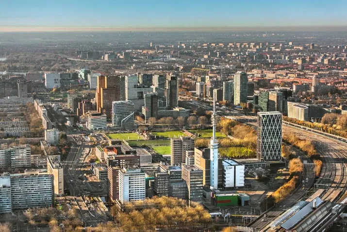 amsterdam blijft magneet voor bedrijven