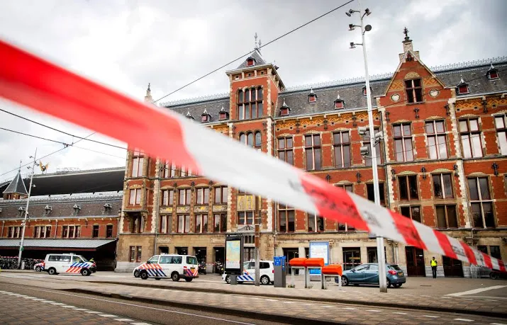 amsterdam cs geheel vrijgegeven
