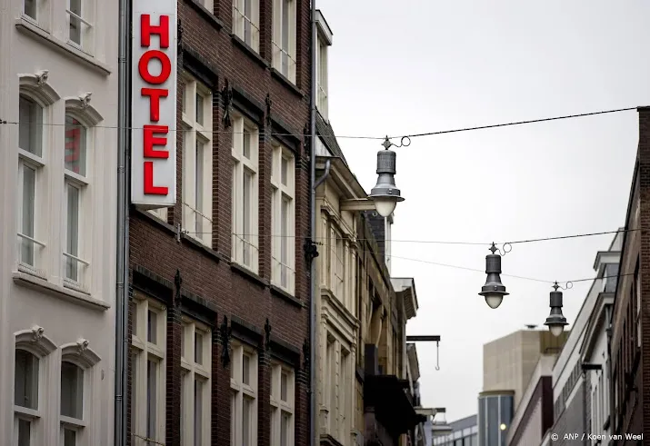 amsterdam komt met hotelstop in grootste deel van de stad