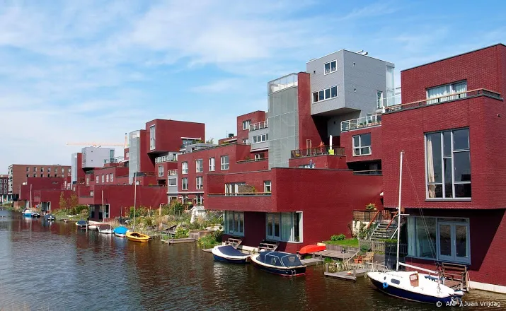 amsterdam komt met plafond koopwoningprijzen