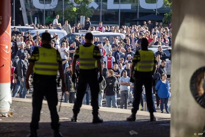 amsterdam overlegt over eventuele maatregelen ajax feyenoord
