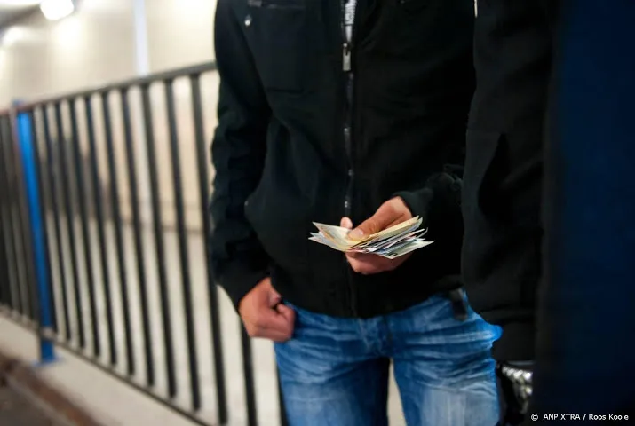 amsterdam pakt drugseconomie aan