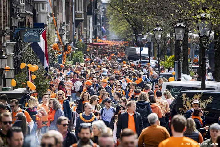 amsterdam roept op niet meer naar binnenstad te komen