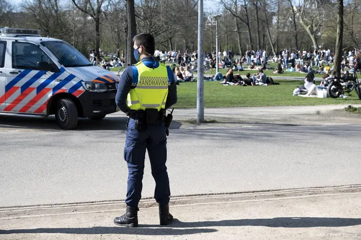 amsterdam sluit te druk vondelpark helemaal af