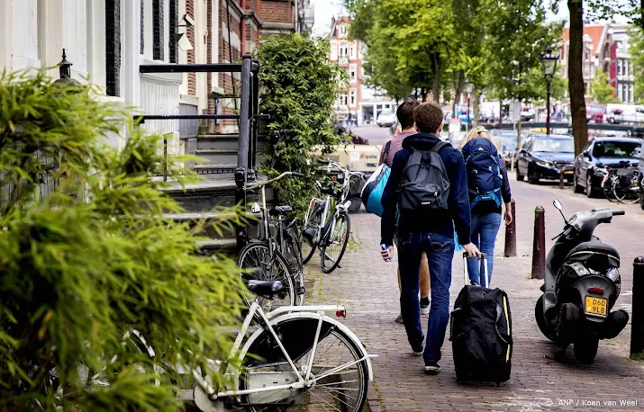 amsterdam stopt voorlopig met deel airbnb boetes