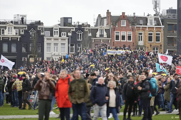 amsterdam verbiedt drie protesten tegen coronamaatregelen niet