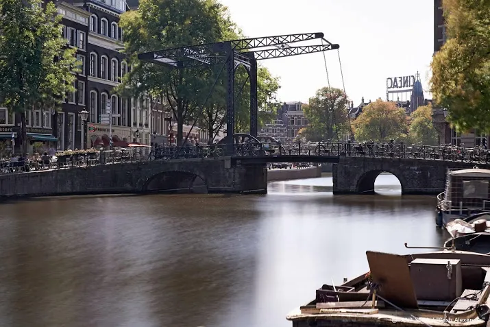 amsterdam vervangt loden leidingen oude panden
