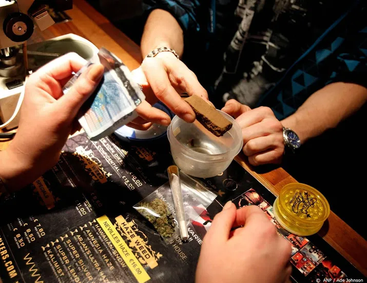 amsterdams plan over coffeeshops slecht voor leefbaarheid stad