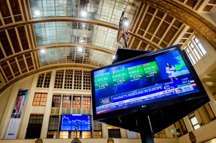 amsterdamse beurs sluit licht hoger