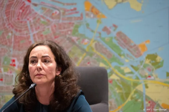 amsterdamse oppositie dreigt met motie van wantrouwen
