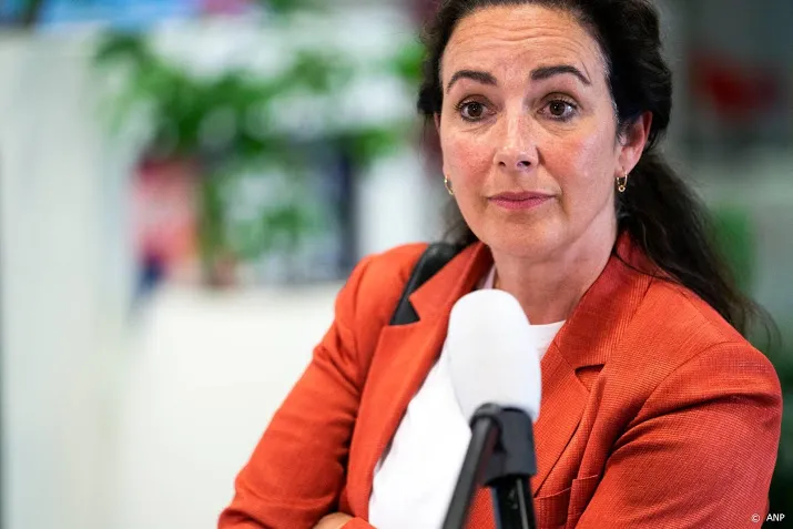 amsterdamse oppositie legt halsema vuur aan de schenen