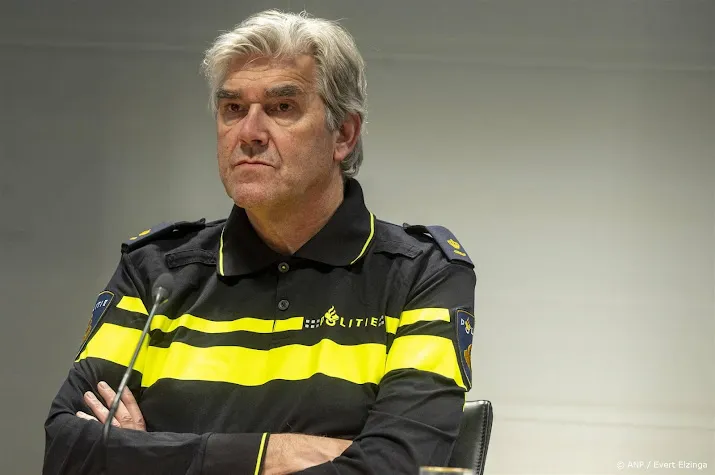 amsterdamse politiechef paauw beoogd knvb voorzitter