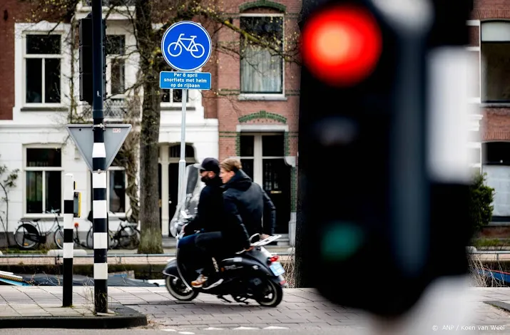 amsterdamse snorfietser niet meteen beboet