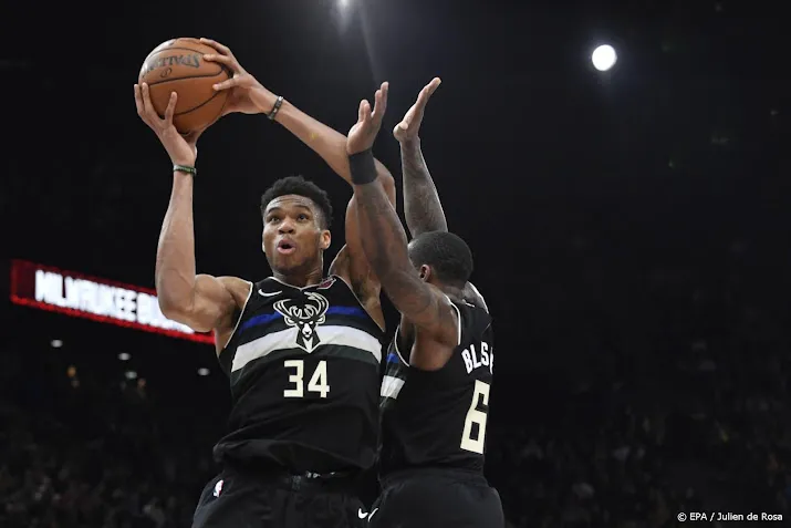 antetokounmpo bezorgt bucks in slotseconden achtste zege op rij