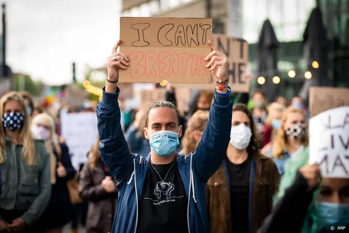 antiracismedemonstratie in tilburg ordelijk verlopen