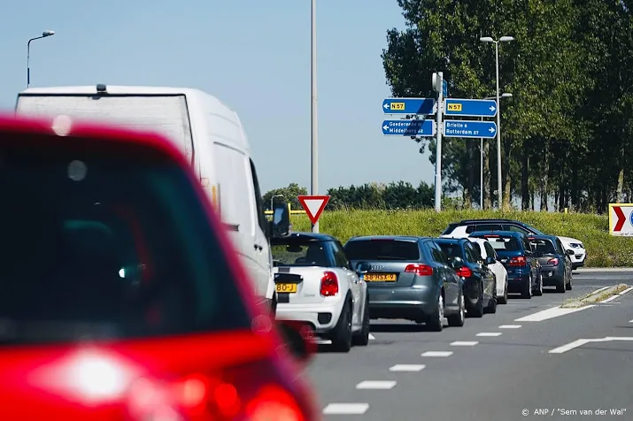 anwb ga niet in de brandende zon in de file staan