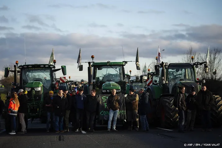 anwb opritten op a7 naar duitse grens dicht om boeren te stoppen
