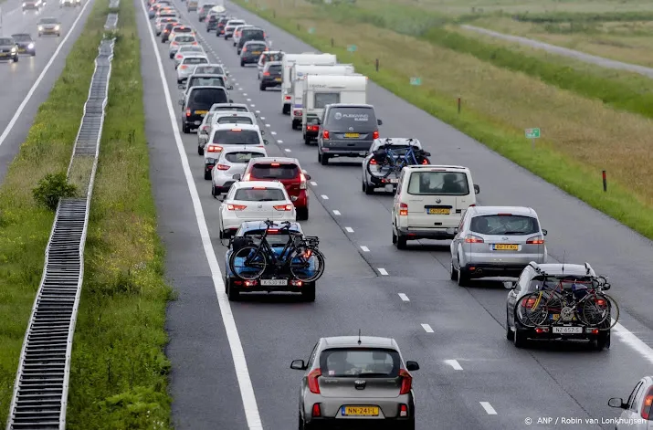 anwb probeer zaterdag als reisdag in de vakantie te mijden