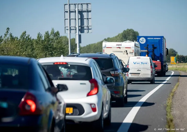 anwb waarschuwt voor verkeersdrukte op europese wegen