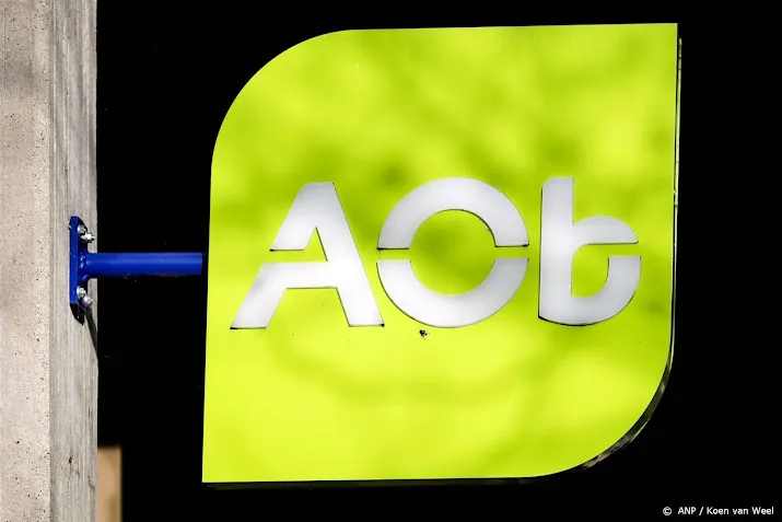 aob rug tast academische vrijheid aan met ontslag tauber