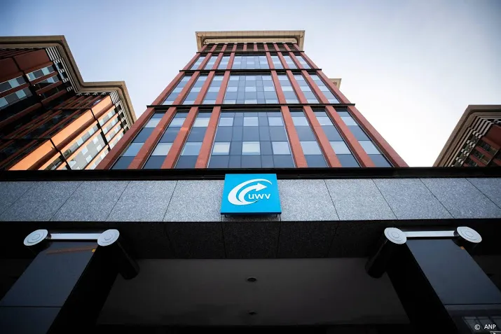 ap neemt contact op met uwv over persoonsgegevens