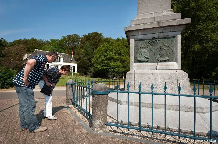 apeldoorn houdt toch bijeenkomst voor aanslag