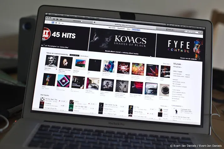 apple breekt itunes op in losse apps