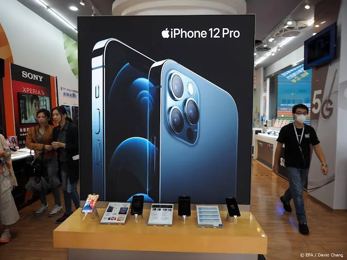 apple krijgt miljoenenboete om verkoop iphone zonder oplader