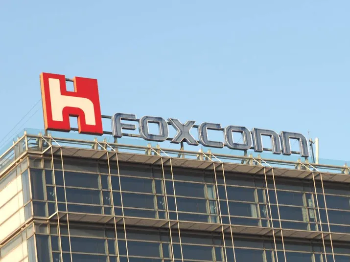 apple leverancier foxconn koopt belkin